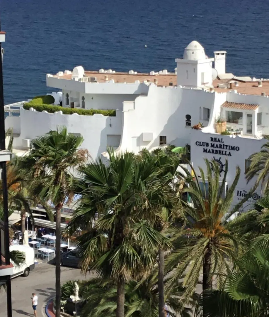 Valdecantos Marbella 0*,  España